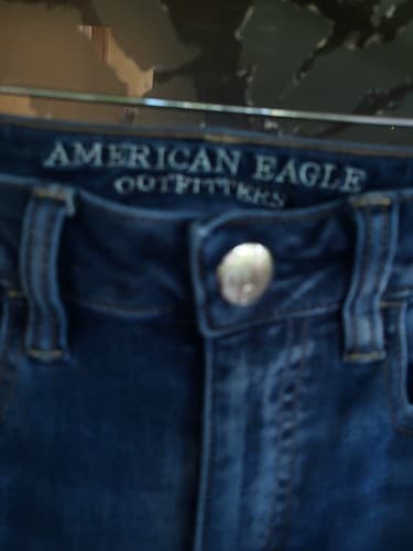 American Eagle Jegging Super Super Stretch X Destroyed Shadow Patched SIZE 4 - Thumbnail 2
