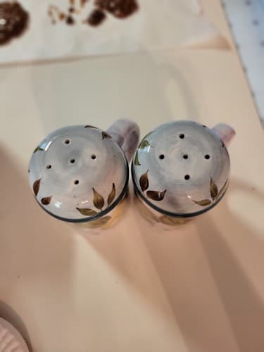 Black Forest Fruits by Heritage Mint Stove Top Salt & Pepper Set 5-Hole Retired - Thumbnail 3