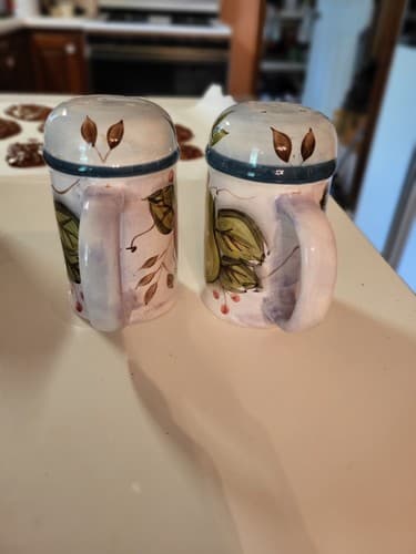Black Forest Fruits by Heritage Mint Stove Top Salt & Pepper Set 5-Hole Retired - Thumbnail 5