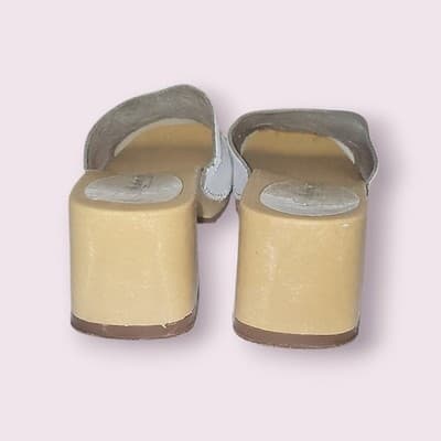 Leather Craft Sandals Women’s Size 6 White Leather Chunky Wood Heel Italy - Thumbnail 4