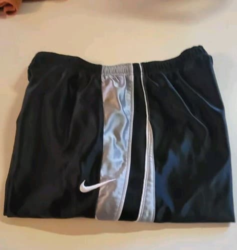 L Men Nike Athletic Basketball Shorts Black Gray White Stripe Polyester EUC - Thumbnail 4