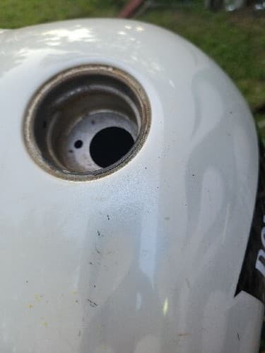 Harley Davidson Road Glide & Electra Glide Ultra Classic Fuel Gas Tank -Dented - Thumbnail 6