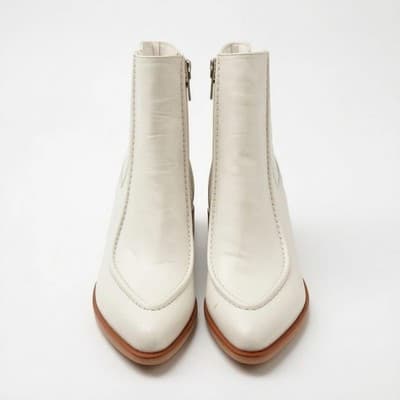 Pierre Dumas Canny Ankle Bootie White Side Zip Size 9 Chelsea Western