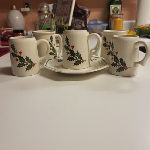 Vintage Set Of 6 Holly Berry Holiday Mugs - Thumbnail 4
