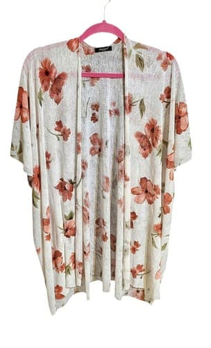 Janice One Size Short Sleeve Open Kimono (Pink Floral Design) - Thumbnail 3