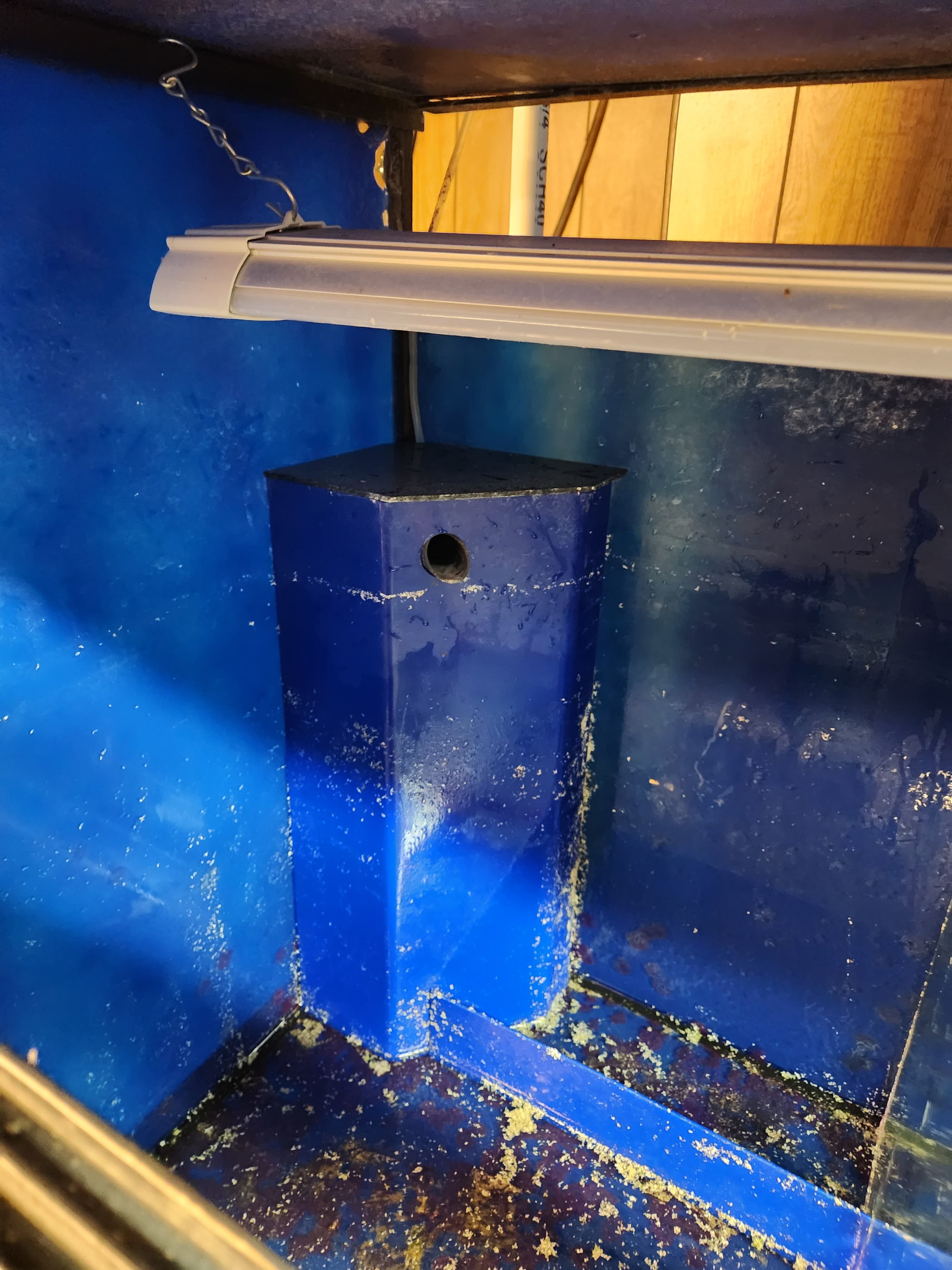 Commercial Fish Tanks - Thumbnail 2