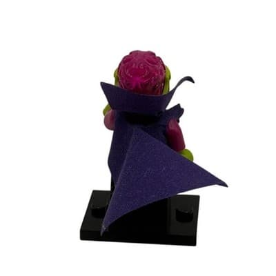 Brand New LEGO Series 8 Minifigures 8833 - Alien Villainess - Thumbnail 2