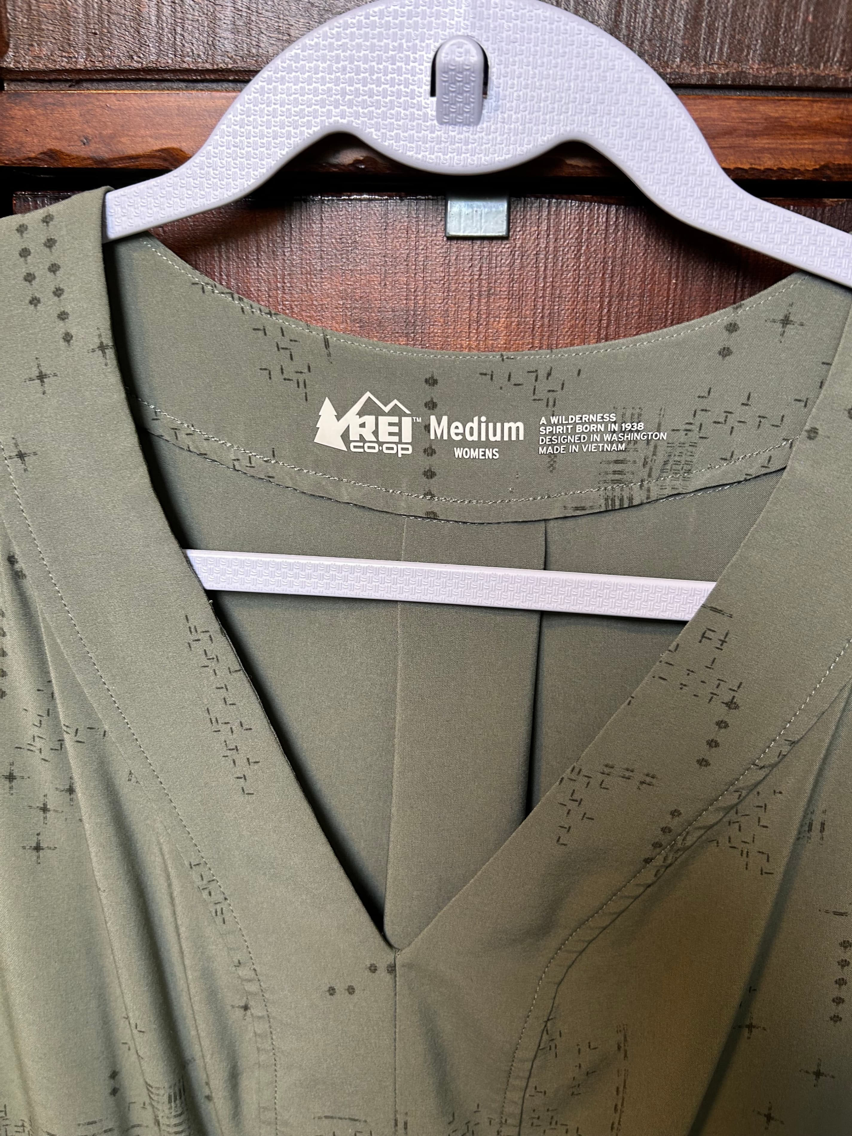 REI Co-op Women's Medium Sage Green V-Neck Dress with Pockets - Thumbnail 3
