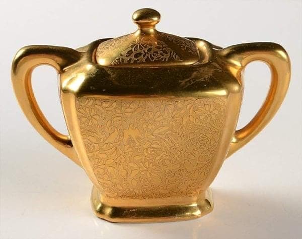 Wheeling Decorating Co. Gold Encrusted Creamer & Covered Sugar Bowl with Lid, Shape No. 1253, Circa 1920–1930. Doves, Roses and Daisies - Thumbnail 3