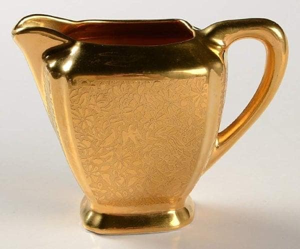 Wheeling Decorating Co. Gold Encrusted Creamer & Covered Sugar Bowl with Lid, Shape No. 1253, Circa 1920–1930. Doves, Roses and Daisies - Thumbnail 4
