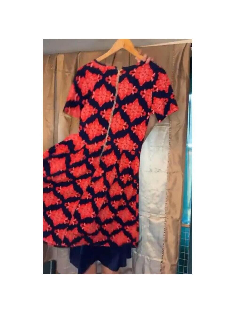 LULAROE Amelia Knee Length Dress Pleated Pockets - Thumbnail 6