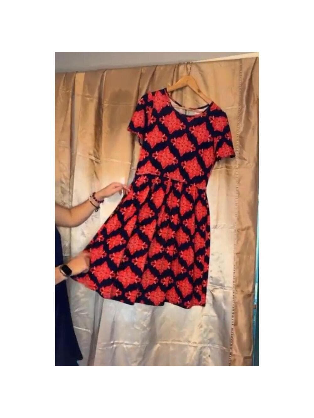 LULAROE Amelia Knee Length Dress Pleated Pockets - Thumbnail 7