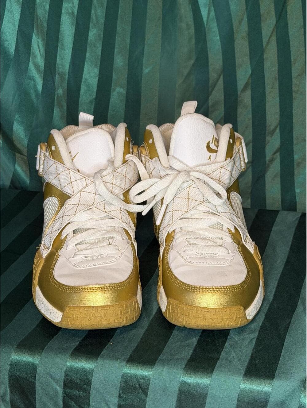 Nike Air Raid Metallic Gold White Basketball Sneakers - Thumbnail 3