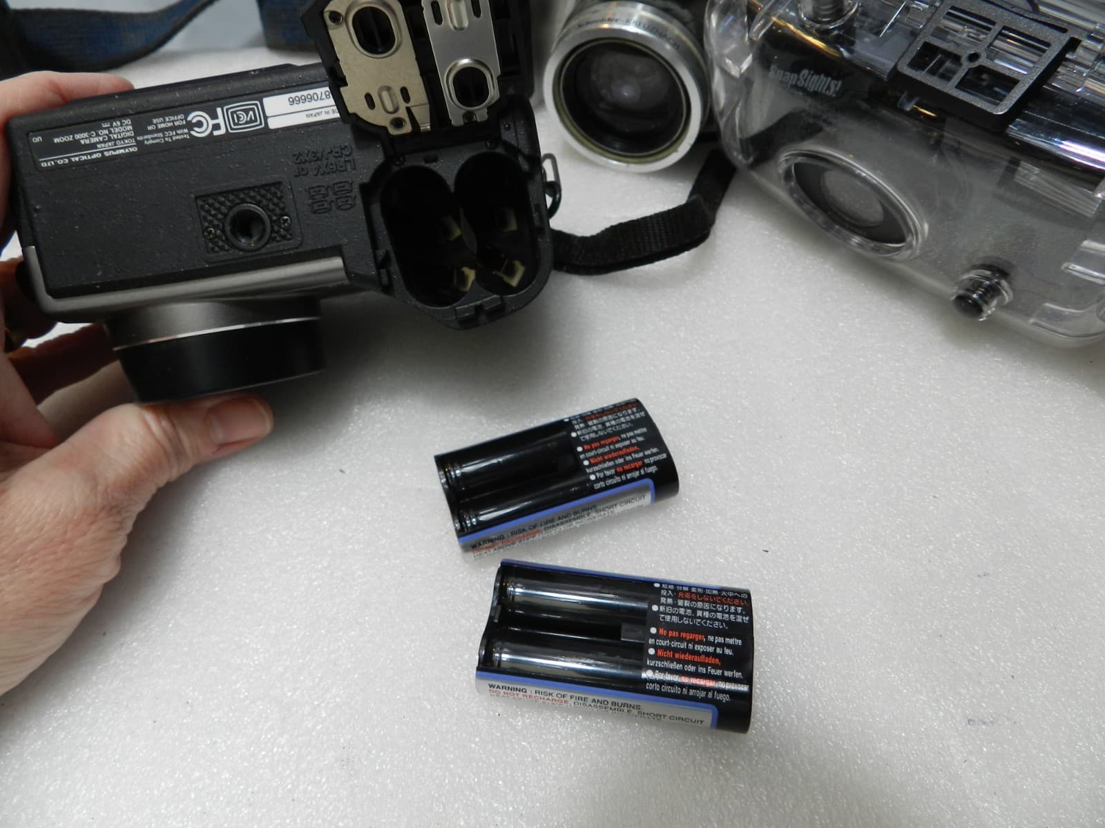 7 Assorted Digital Compact Cameras Olympus Kodak Sony Nikon (E77K) - Thumbnail 12