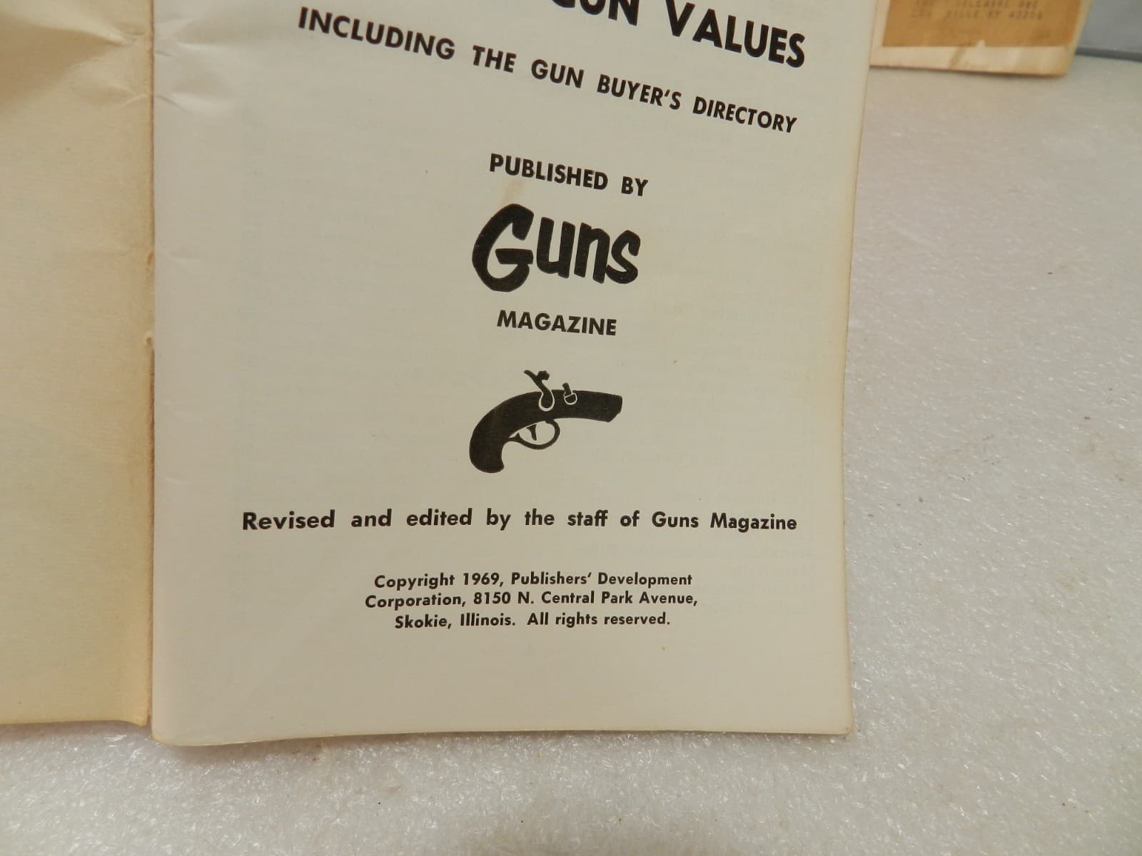 3 RedBook of Used Gun Values by Guns Magazine Red Book 70 72 73 Y32JJ - Thumbnail 4