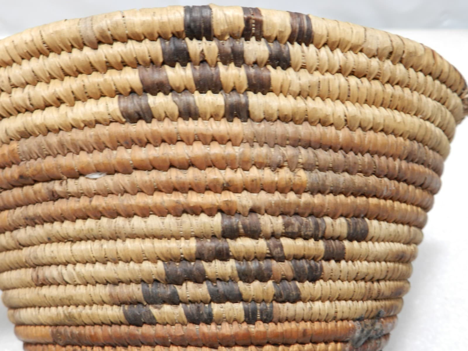 Native American Pima/Papago (Tohono O'odham) Hand-Woven Coiled Basket Bowl C53S - Thumbnail 6