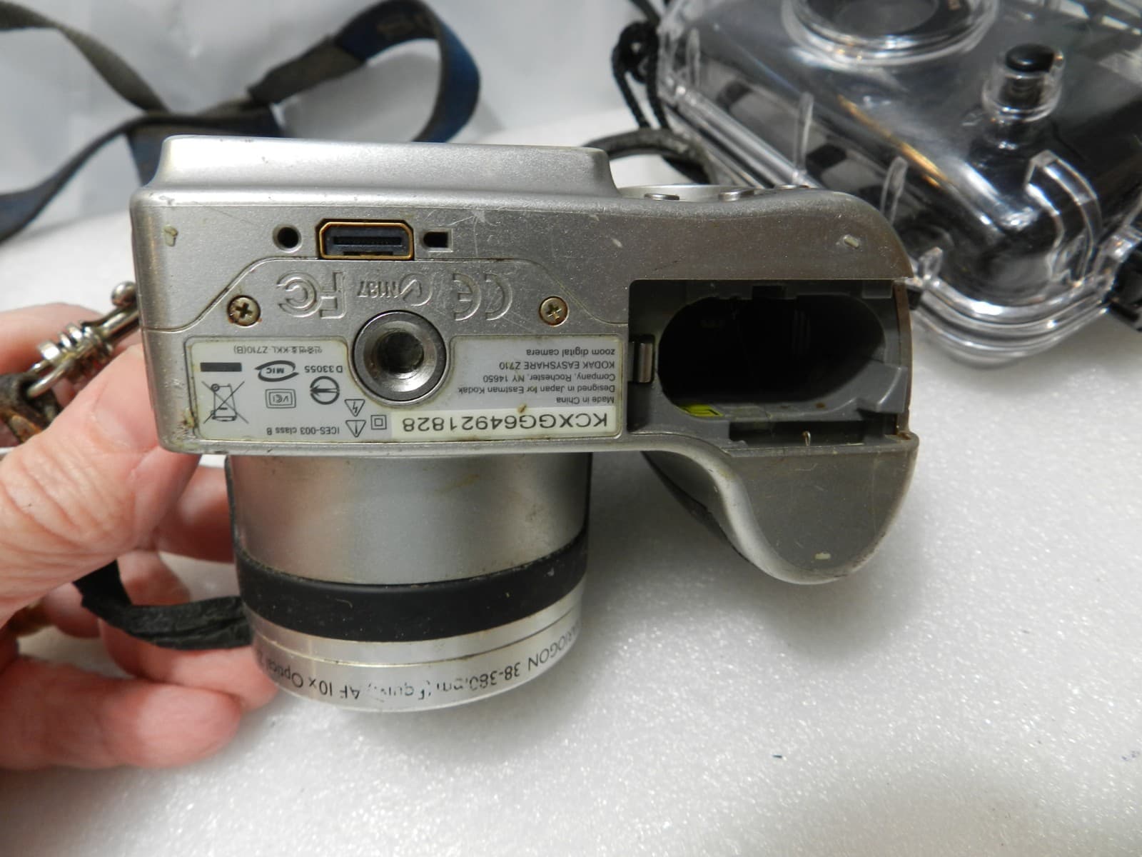 7 Assorted Digital Compact Cameras Olympus Kodak Sony Nikon (E77K) - Thumbnail 15