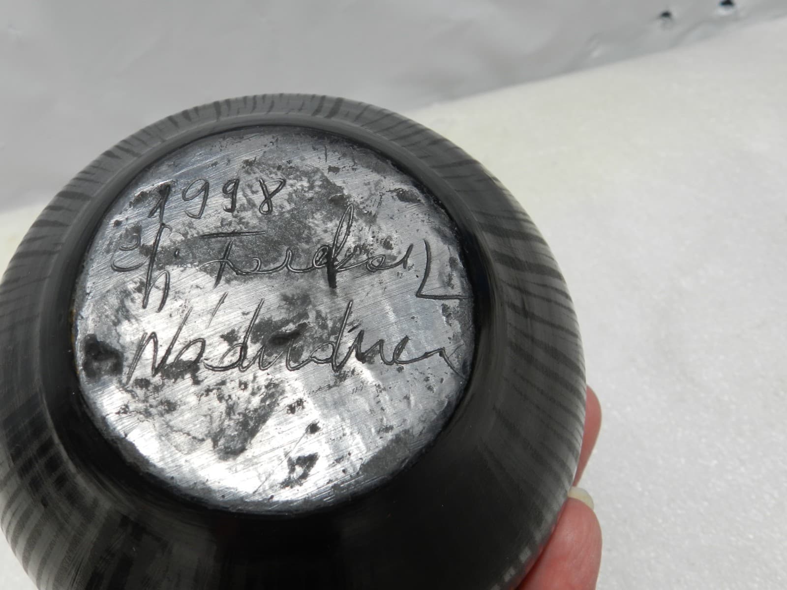 Vintage Black Pottery Vase von Istvan Fazekas aus Nadudvar 1998 Signed (C56S) - Thumbnail 5