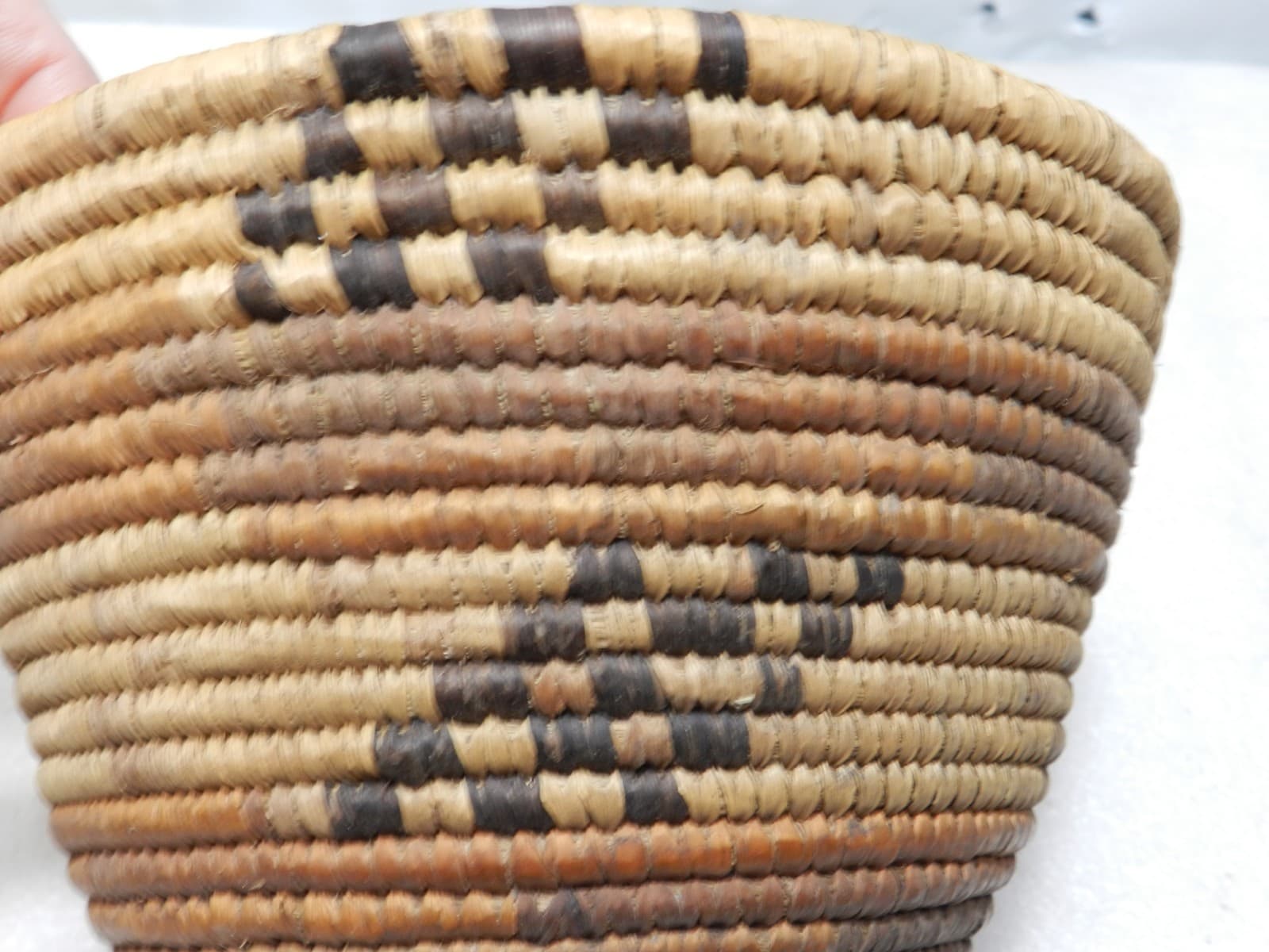Native American Pima/Papago (Tohono O'odham) Hand-Woven Coiled Basket Bowl C53S - Thumbnail 7