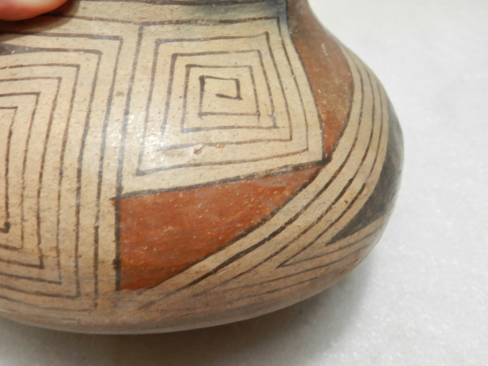 Pre-Columbian Casas Grandes Ramos Polychrome Pottery Jar / Olla 1150 to 1450 CE - Thumbnail 8