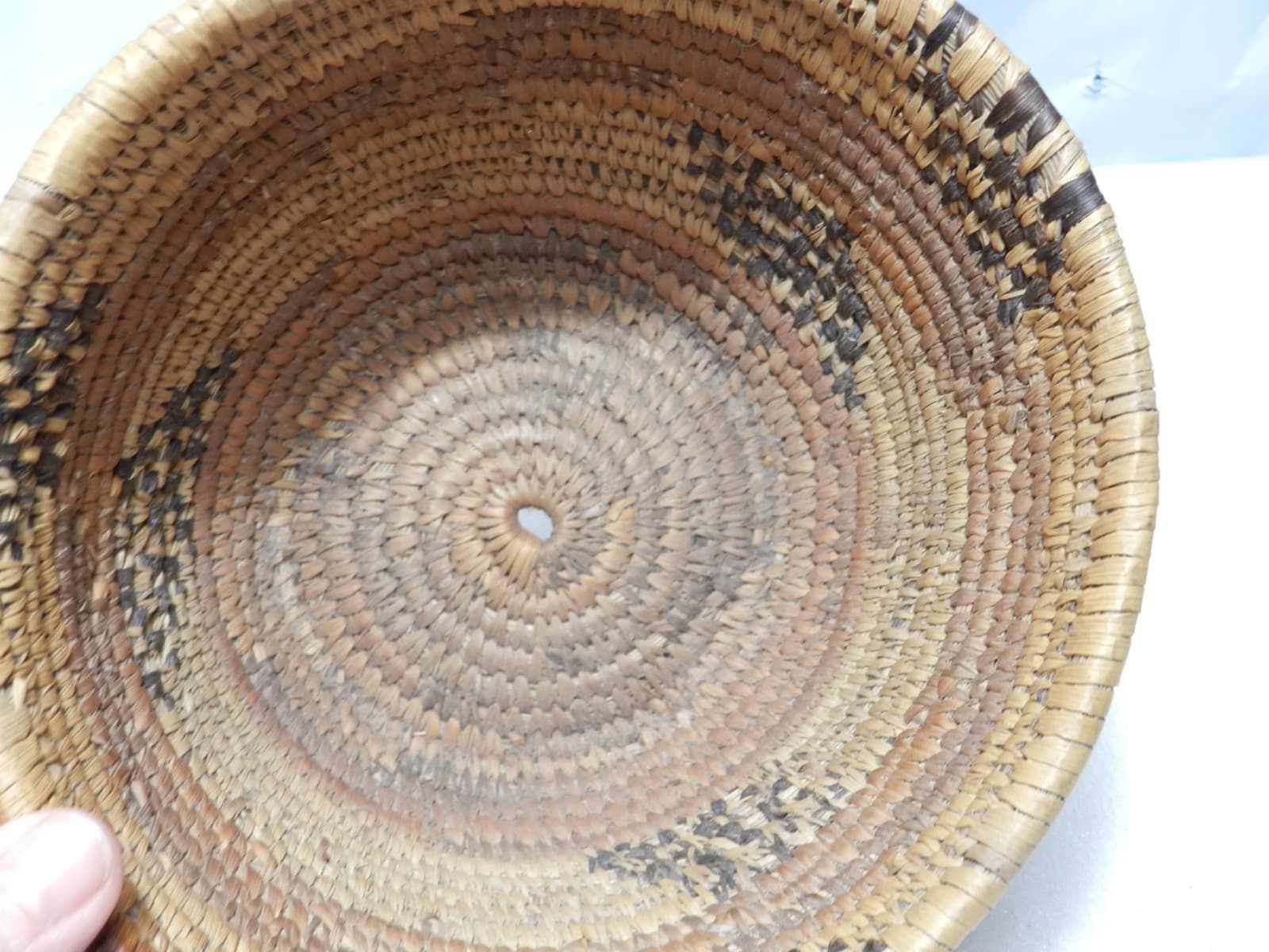 Native American Pima/Papago (Tohono O'odham) Hand-Woven Coiled Basket Bowl C53S - Thumbnail 4