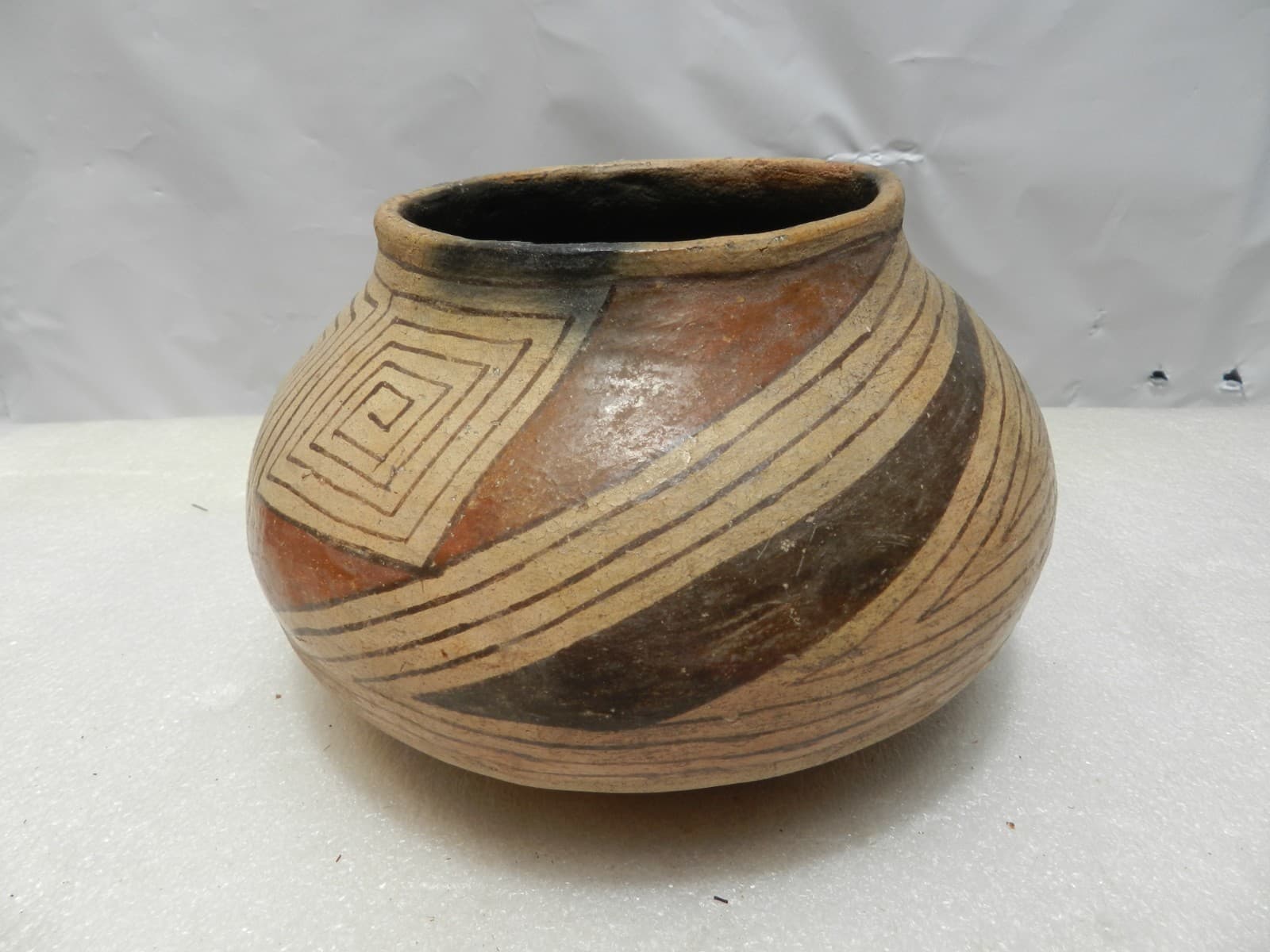 Pre-Columbian Casas Grandes Ramos Polychrome Pottery Jar / Olla 1150 to 1450 CE - Thumbnail 3