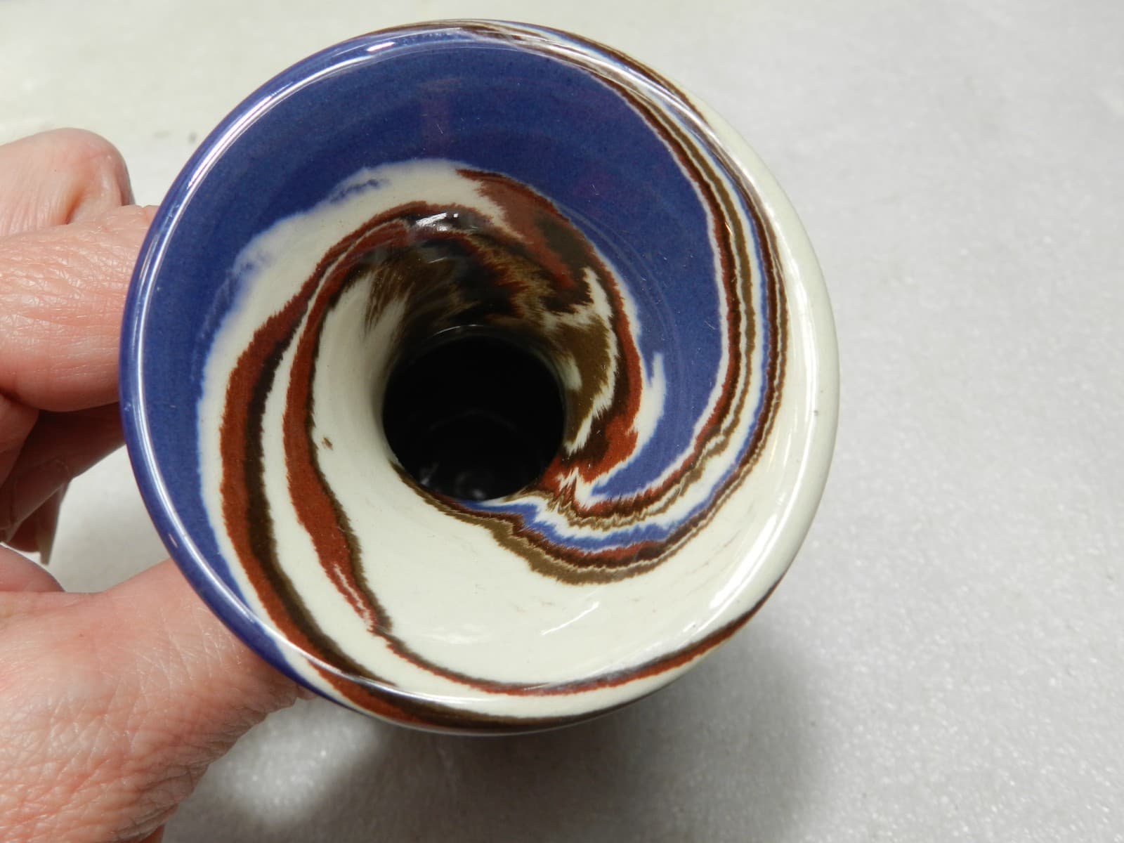 Vintage Desert Sands Pottery Ceramic Bud Vase Brown Blue Cream Swirl 5" (C57S) - Thumbnail 5