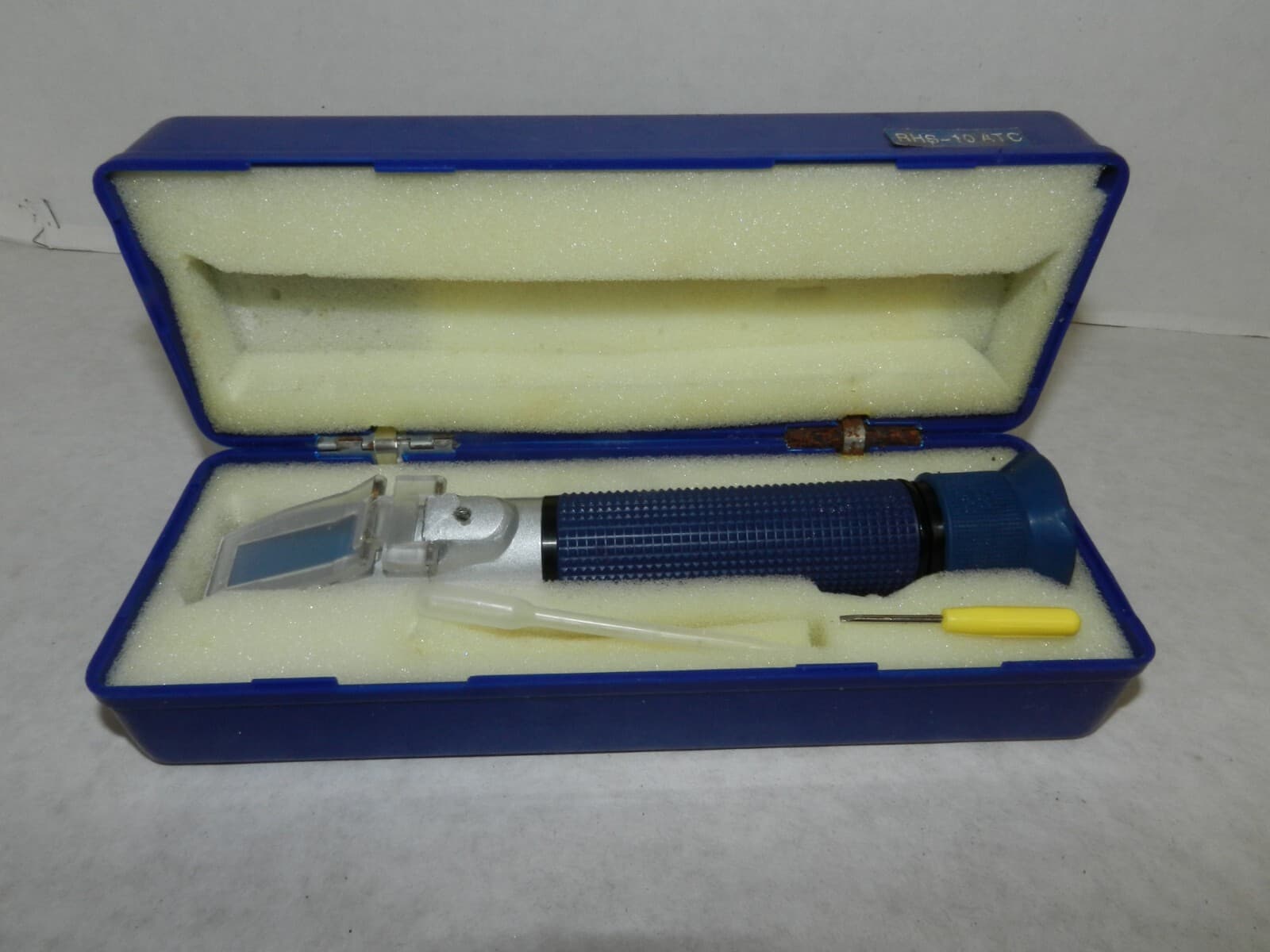 RHS-10ATC Portable Saltwater Refractometer Q6 - Thumbnail 7