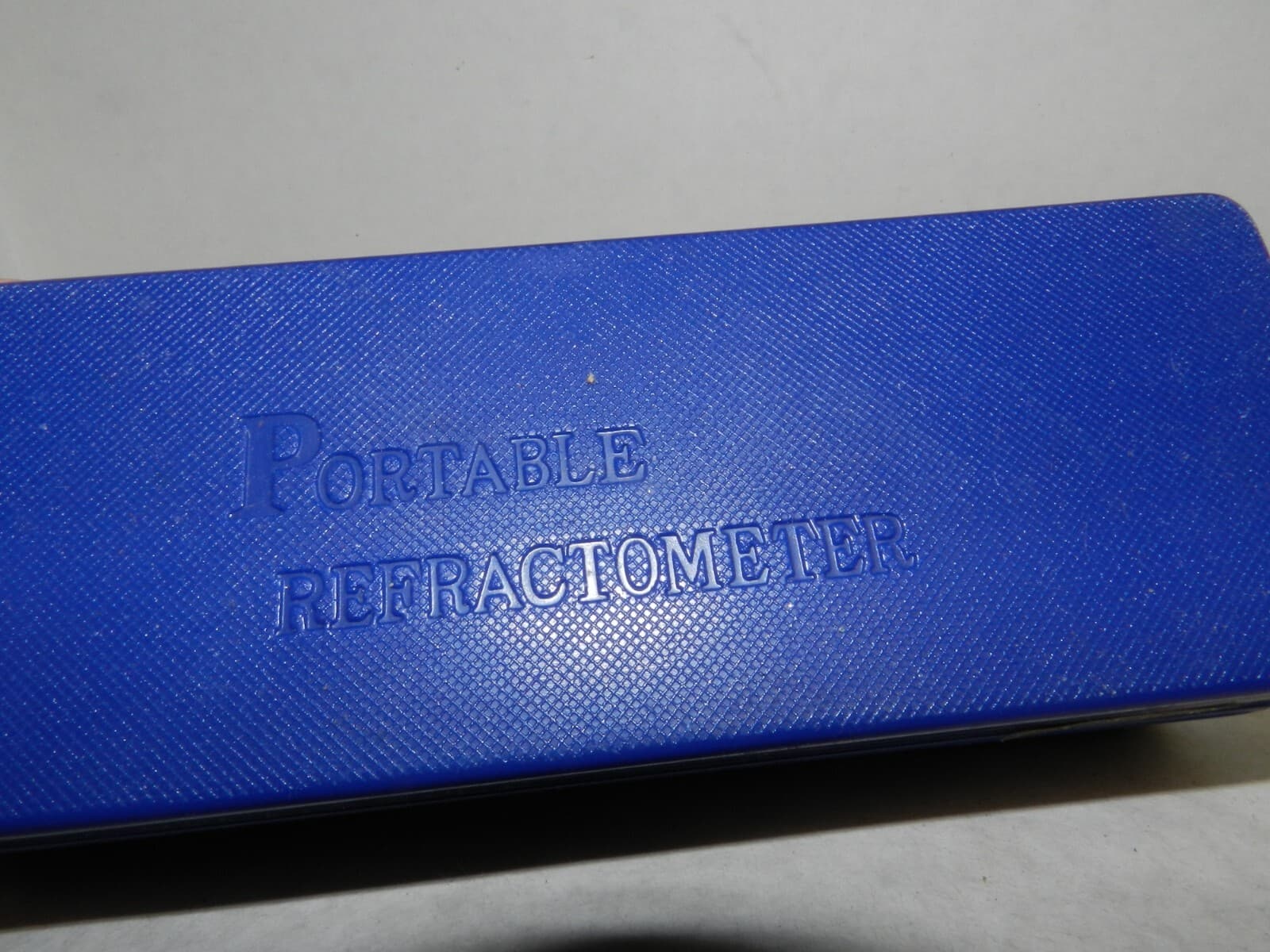 RHS-10ATC Portable Saltwater Refractometer Q6 - Thumbnail 9