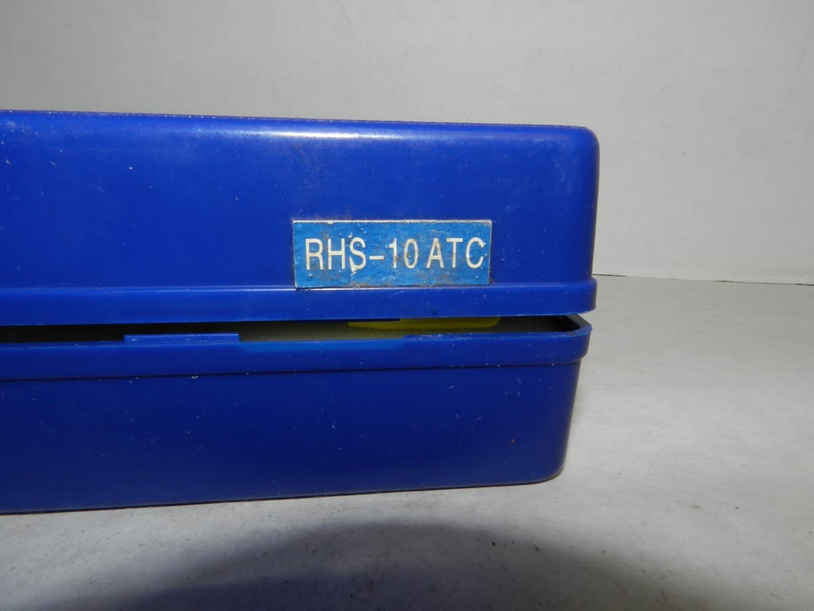 RHS-10ATC Portable Saltwater Refractometer Q6 - Thumbnail 8