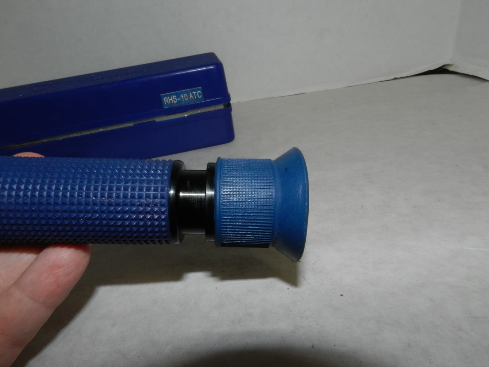 RHS-10ATC Portable Saltwater Refractometer Q6 - Thumbnail 6
