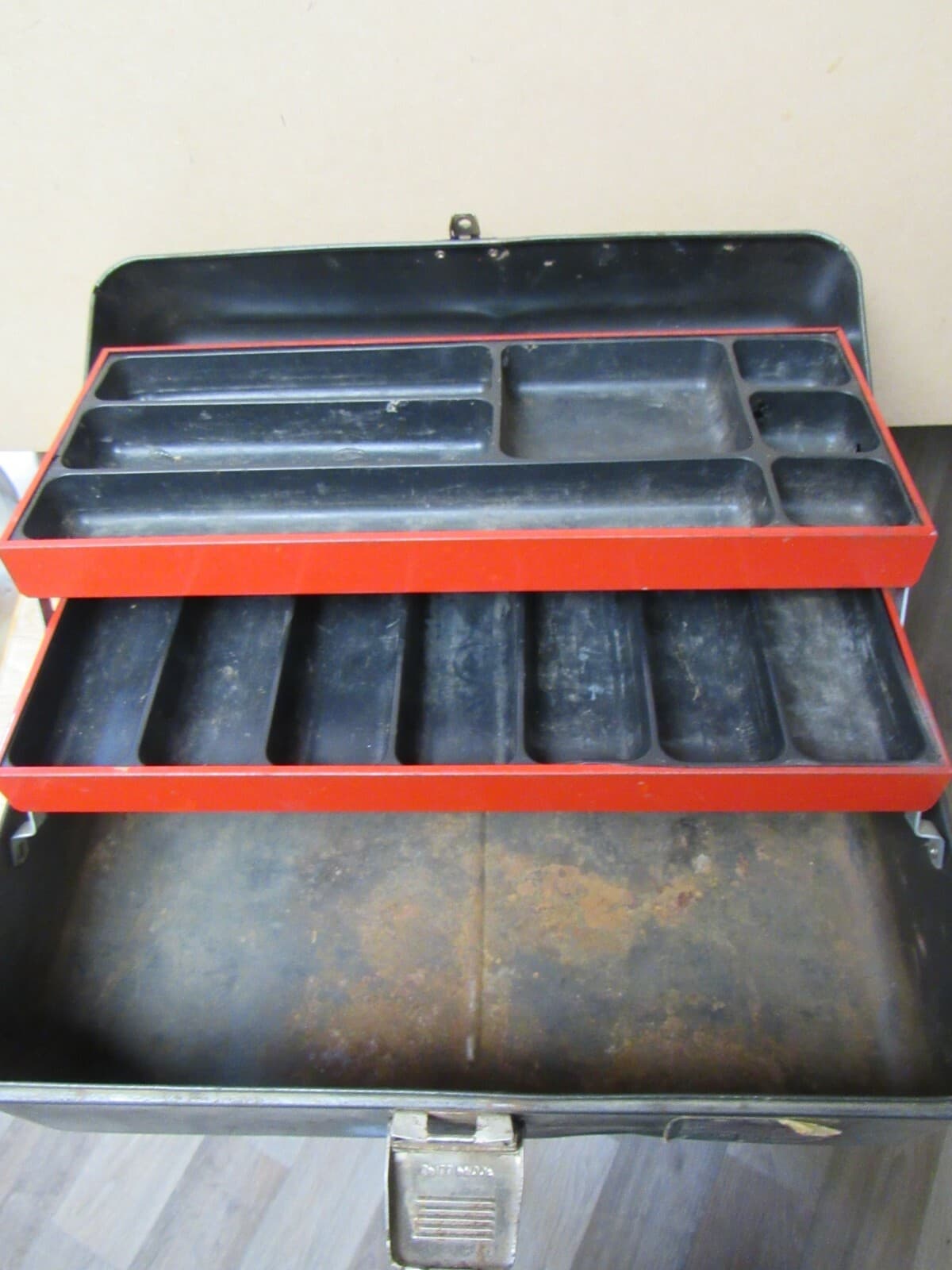 Vintage Union Imperial Model No 8414 Steel 14" Tackle Tool Box w/2 Trays (K) - Thumbnail 8