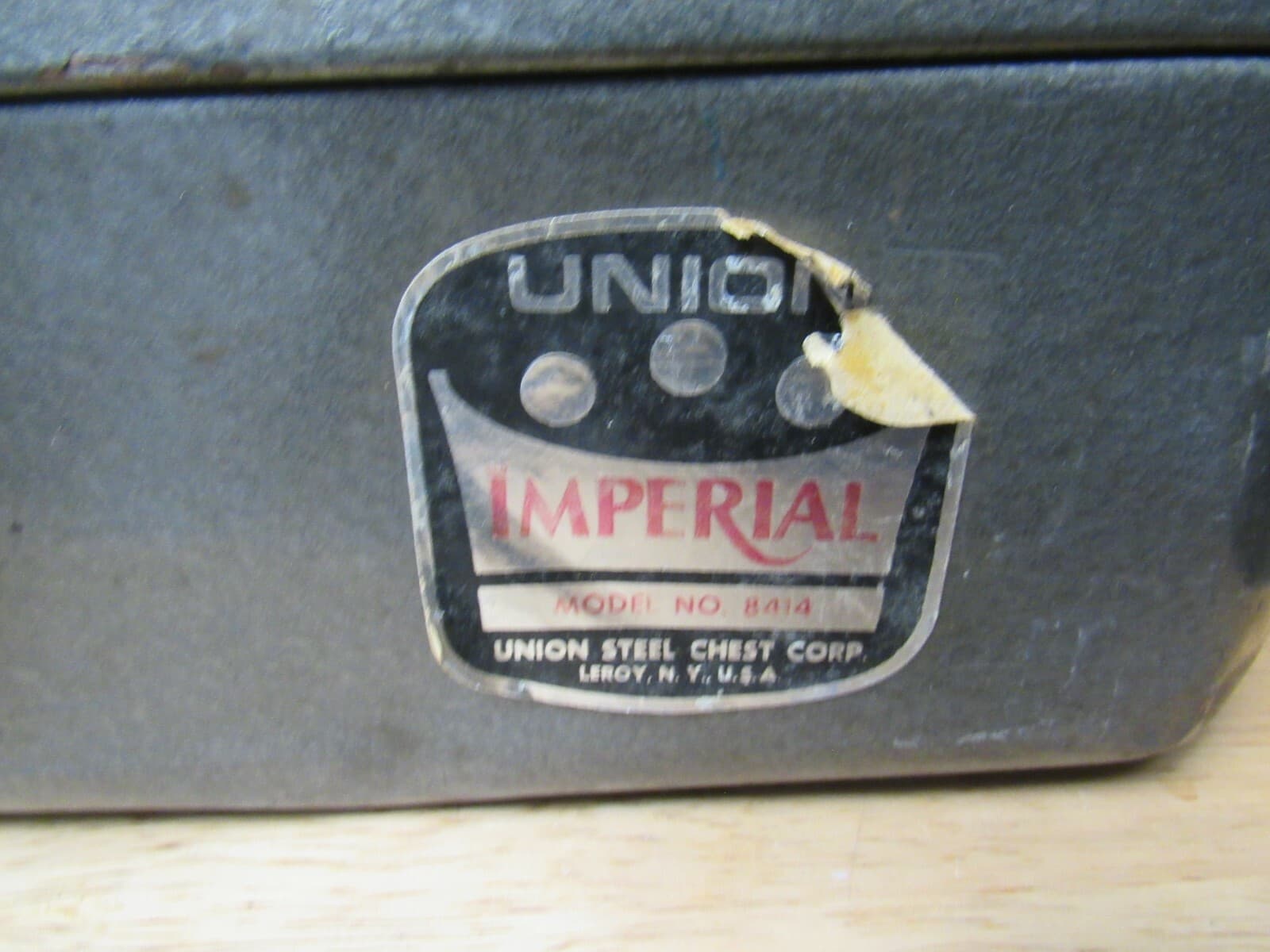 Vintage Union Imperial Model No 8414 Steel 14" Tackle Tool Box w/2 Trays (K) - Thumbnail 2