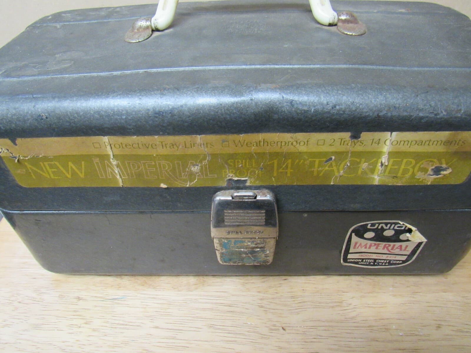 Vintage Union Imperial Model No 8414 Steel 14" Tackle Tool Box w/2 Trays (K) - Thumbnail 3