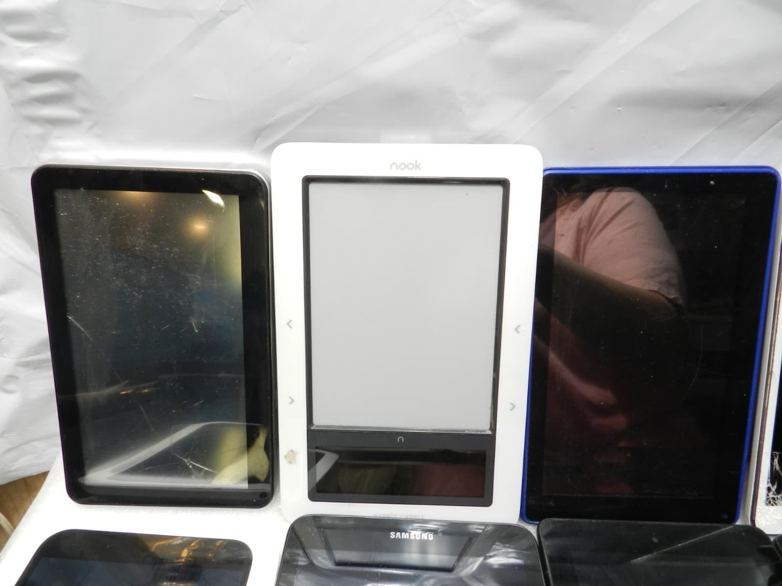 18 Tablets Assorted 8” nook Samsung Amazon RCA Hisense (E88J) - Thumbnail 2