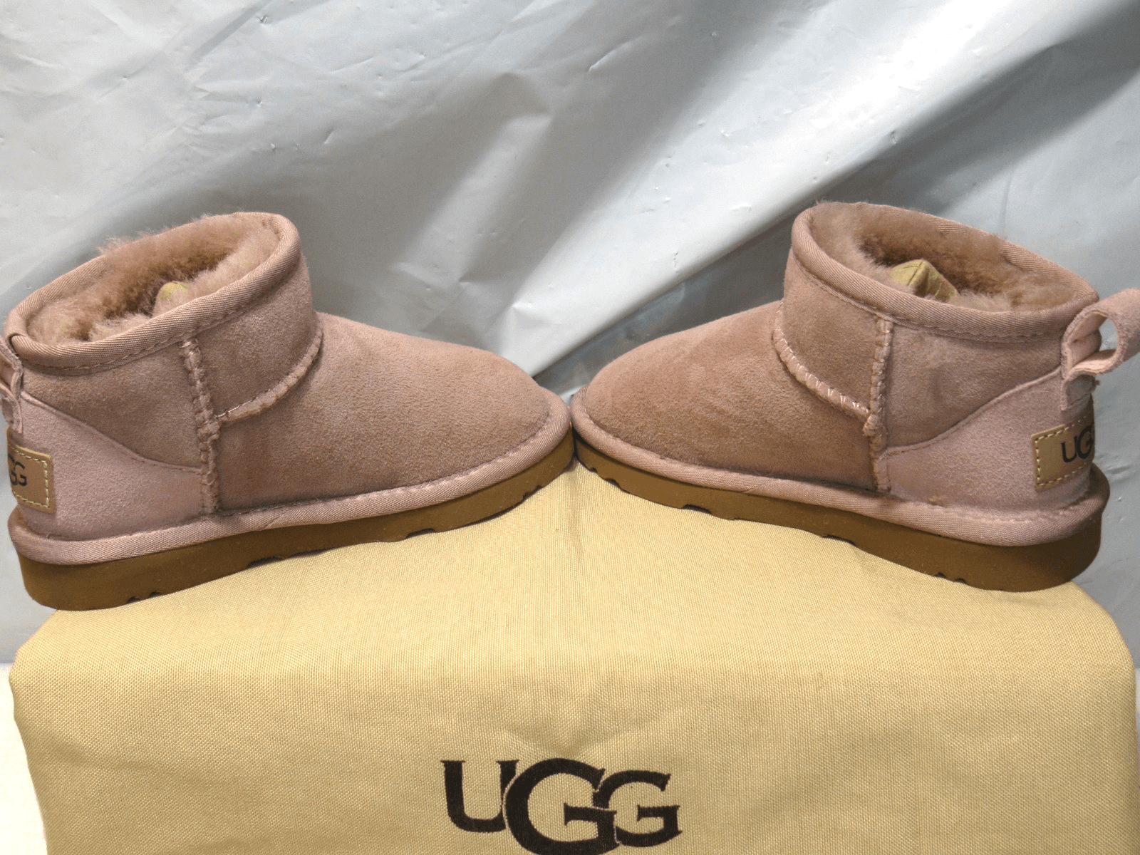 UGG Kids' Classic Ultra Mini Boot Authentic Sz 3 US Blush Pink (J22K) - Thumbnail 7