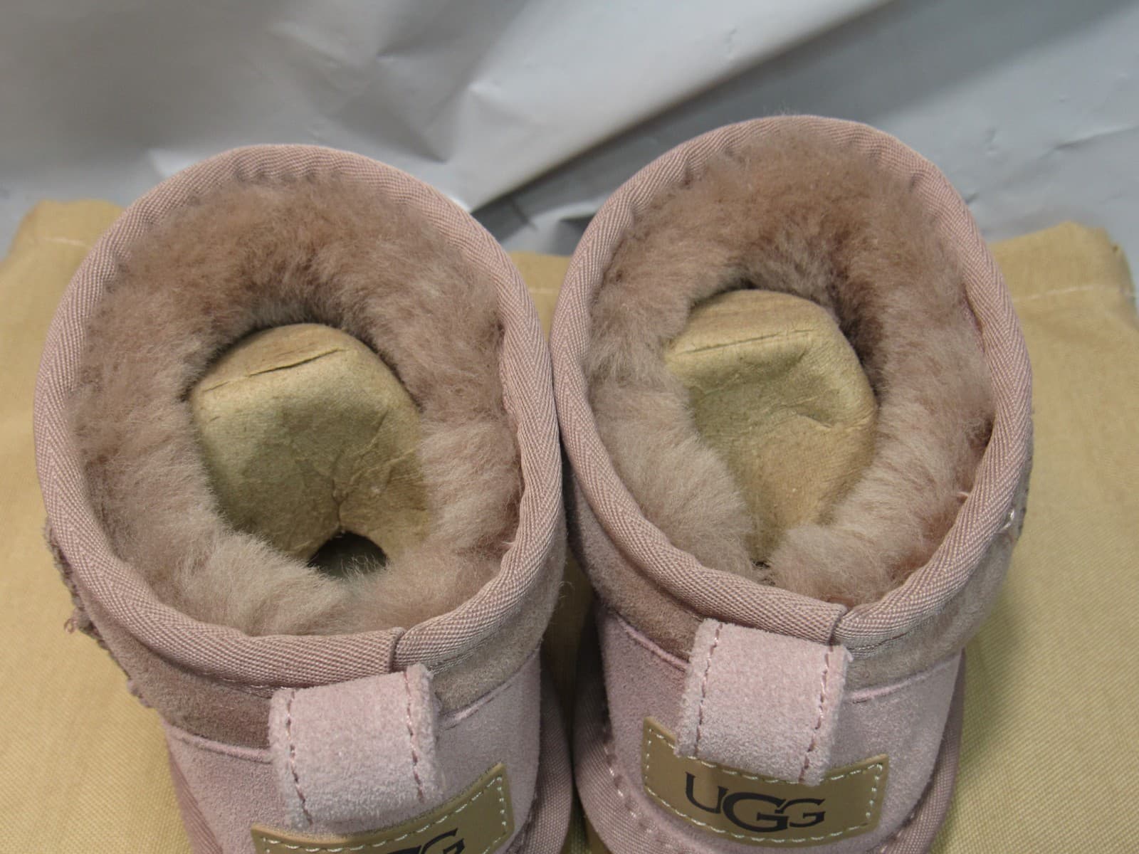 UGG Kids' Classic Ultra Mini Boot Authentic Sz 3 US Blush Pink (J22K) - Thumbnail 6