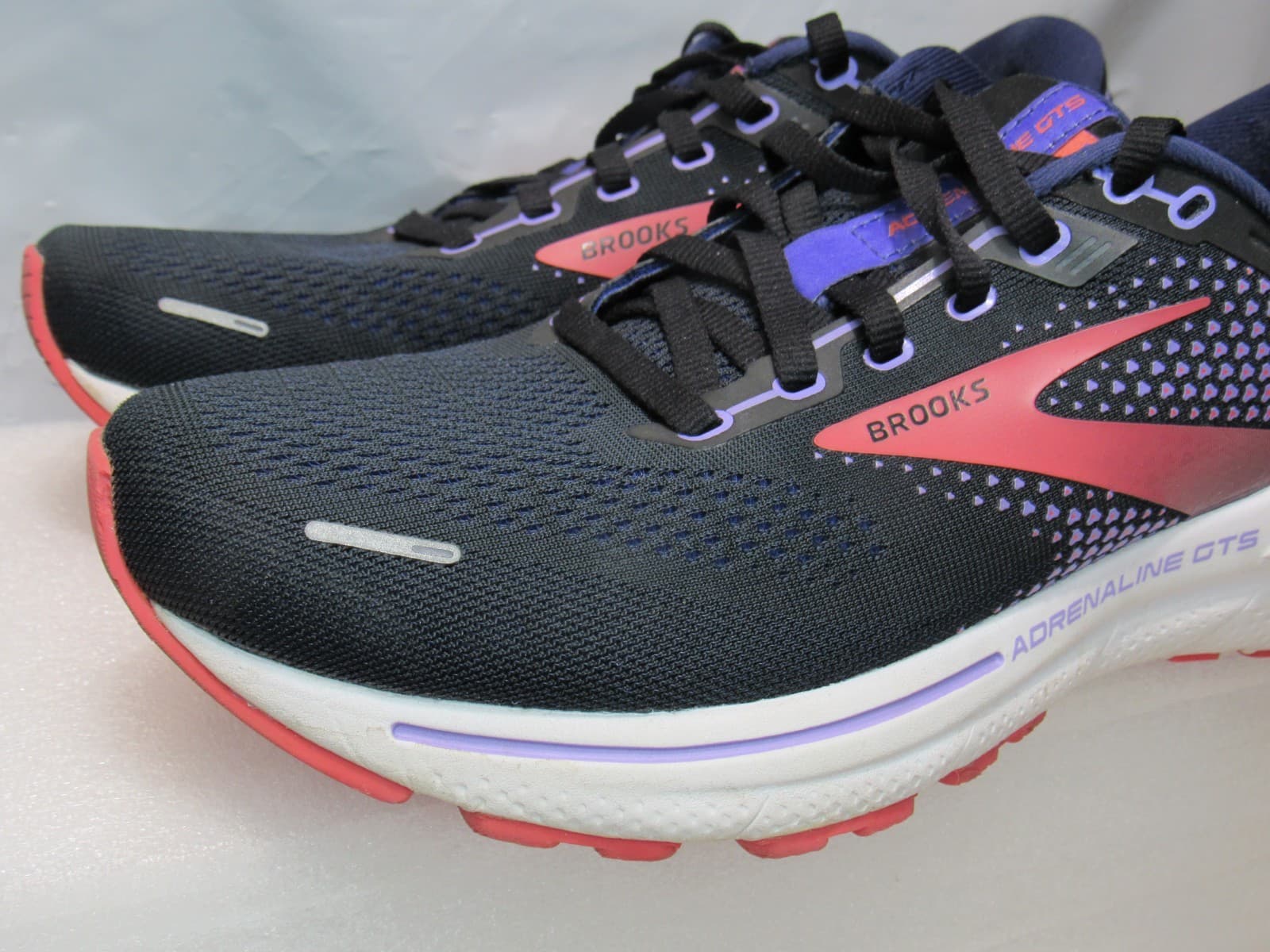 Brooks Women’s Adrenaline 22 Black/Pink Athletic Running Shoes Sz 9.5 US J24K - Thumbnail 4