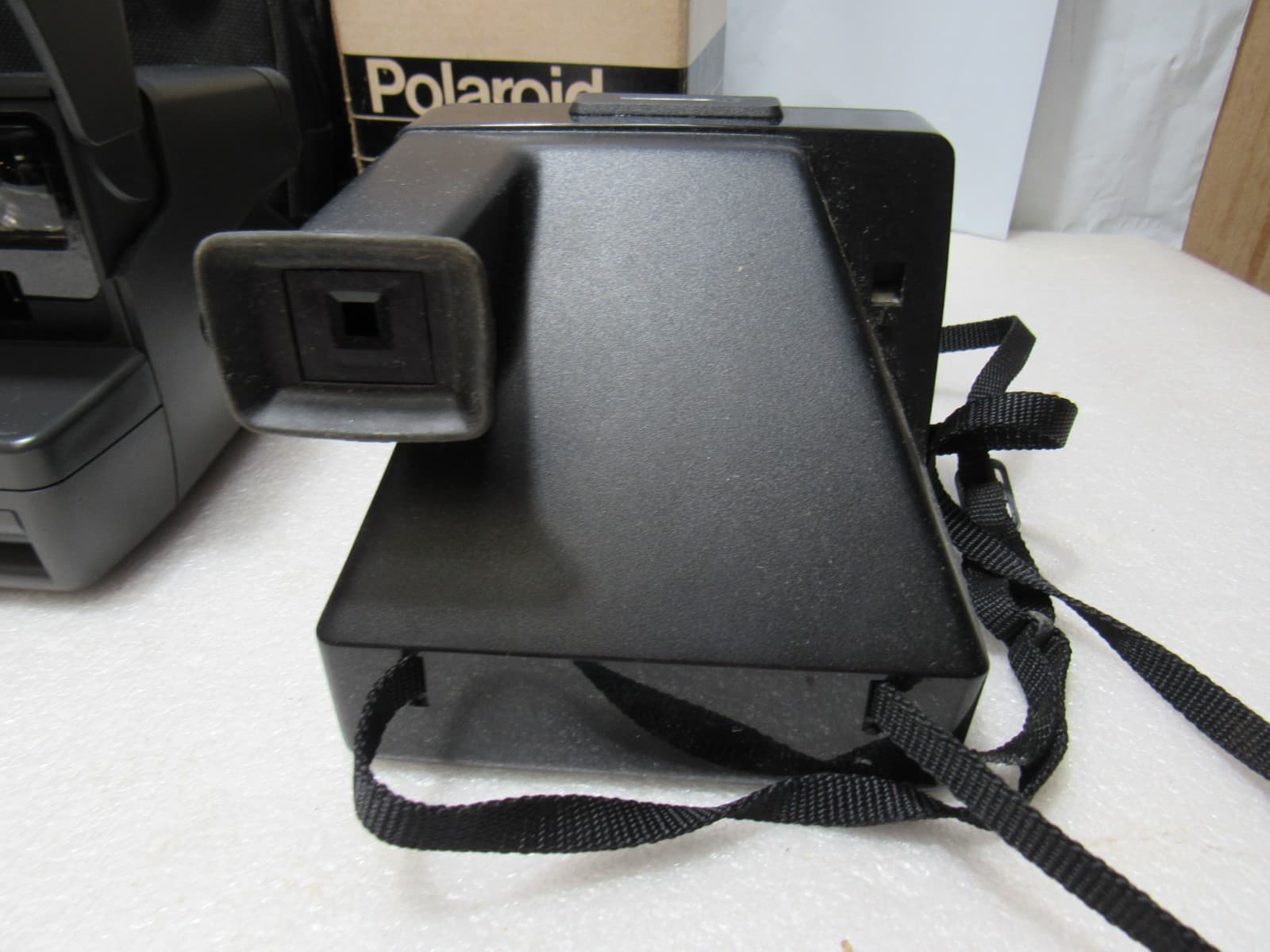 3 Polaroid OneStep Closeup / Land Instant Film Camera W/ Case (W62J) - Thumbnail 3