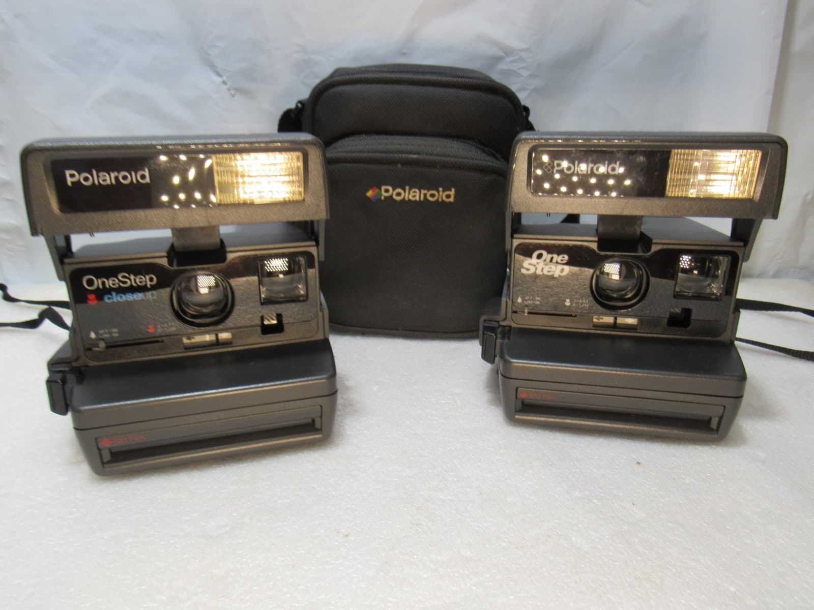 3 Polaroid OneStep Closeup / Land Instant Film Camera W/ Case (W62J) - Thumbnail 5