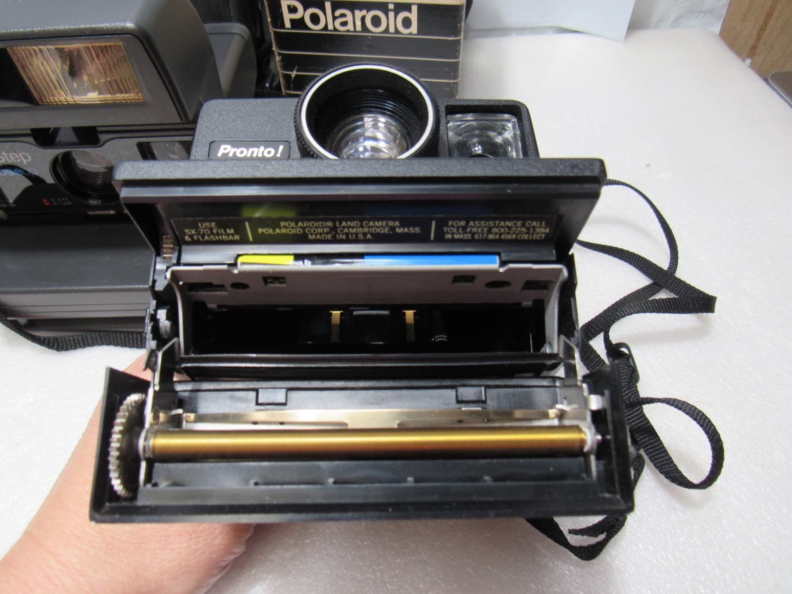 3 Polaroid OneStep Closeup / Land Instant Film Camera W/ Case (W62J) - Thumbnail 4