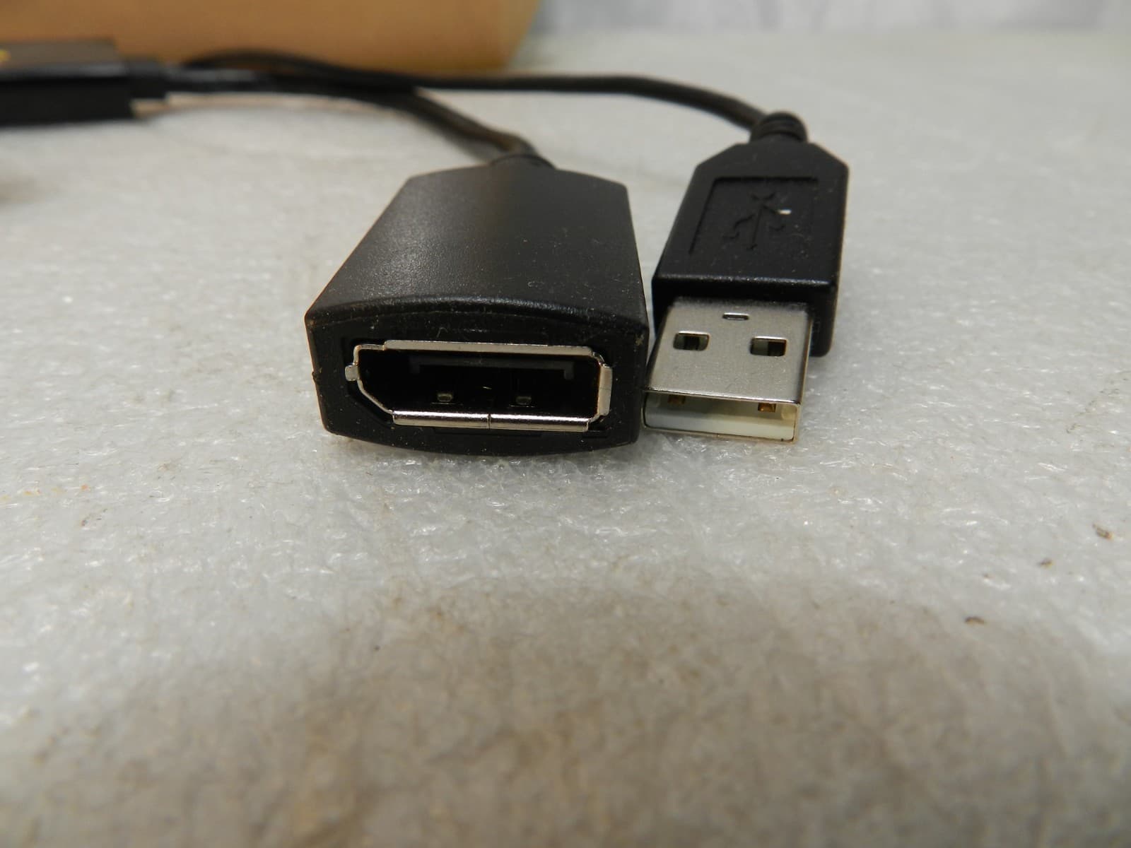 StarTech HDMI To DisplayPort 1.2 Adapter - 4K 30Hz - HD2DP (Y44K) - Thumbnail 4
