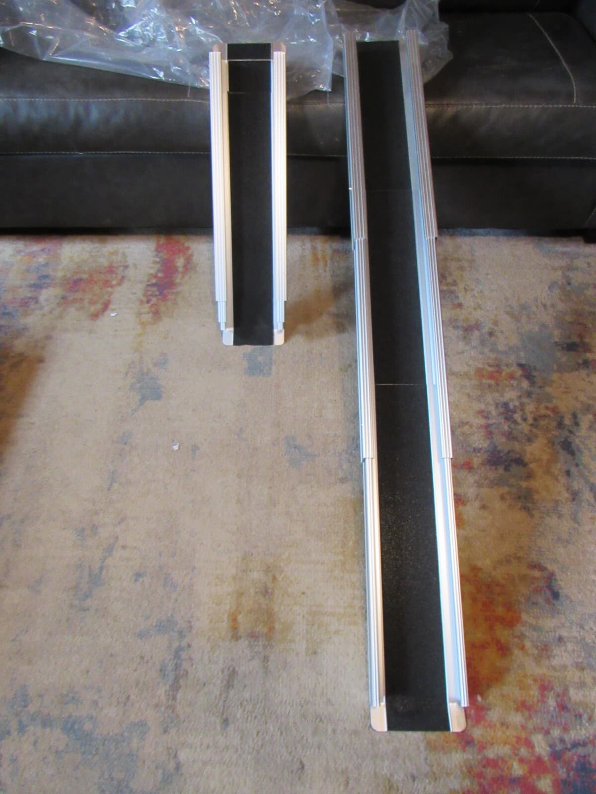 Portable Wheelchair Ramps 600 lb Capacity Adjustable up to 4 Feet Long (O12M) - Thumbnail 2