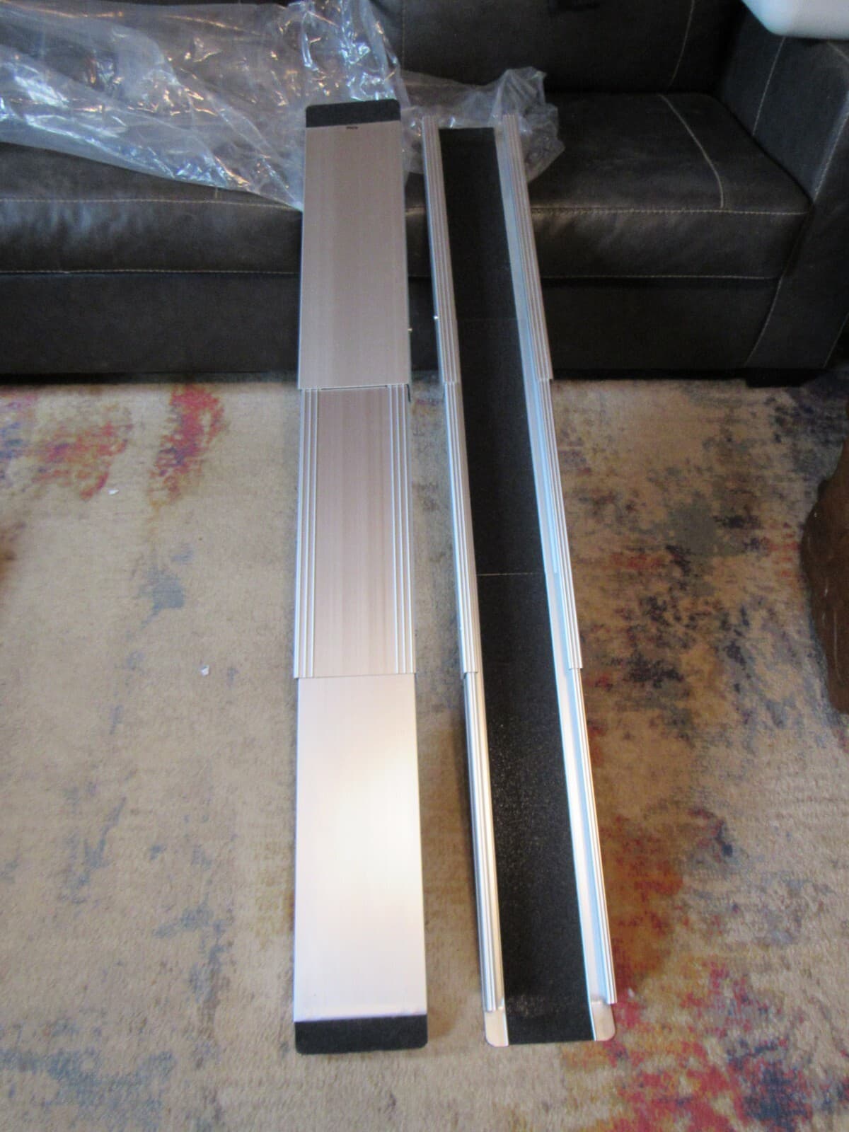 Portable Wheelchair Ramps 600 lb Capacity Adjustable up to 4 Feet Long (O12M) - Thumbnail 3