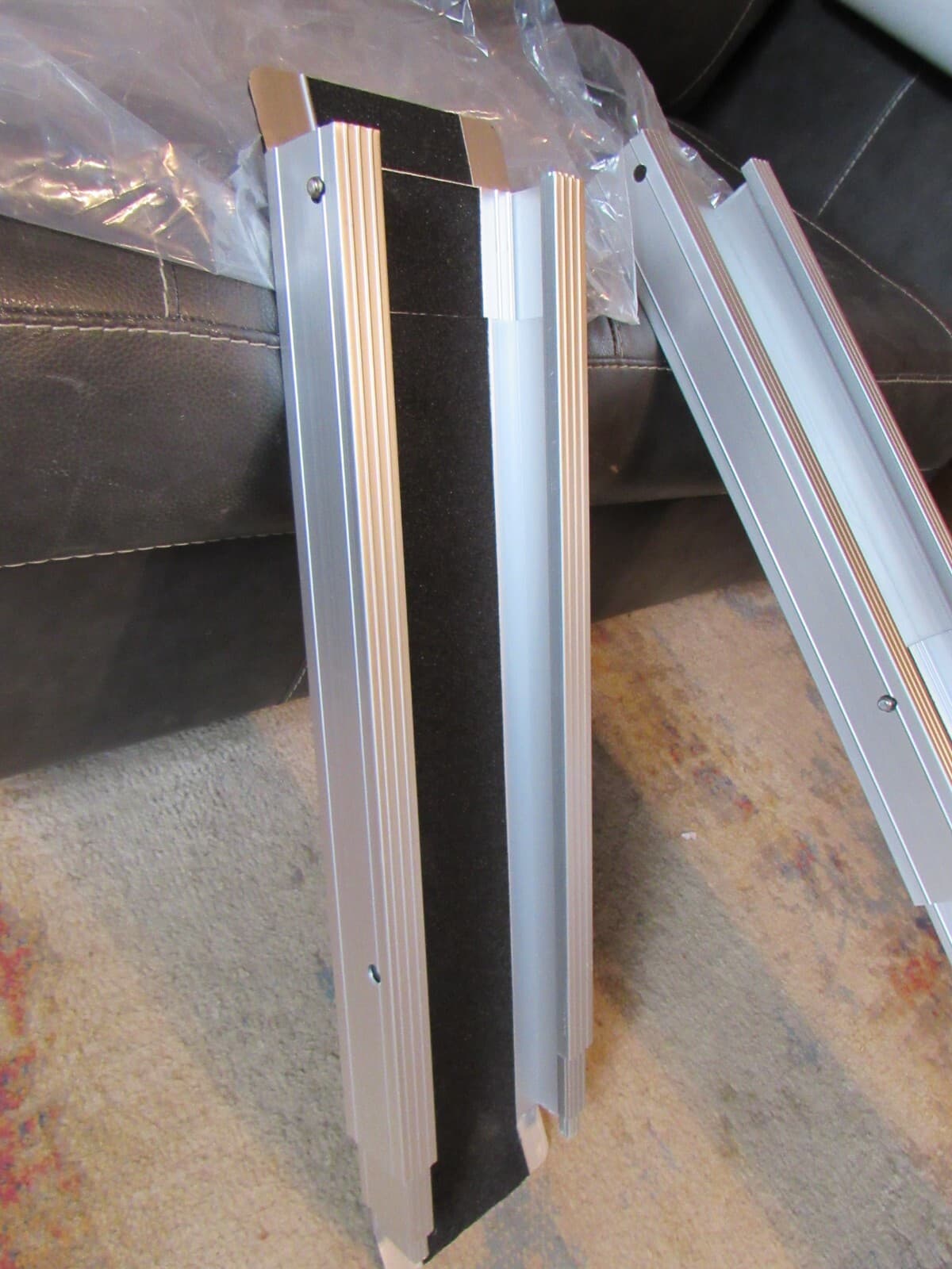 Portable Wheelchair Ramps 600 lb Capacity Adjustable up to 4 Feet Long (O12M) - Thumbnail 4
