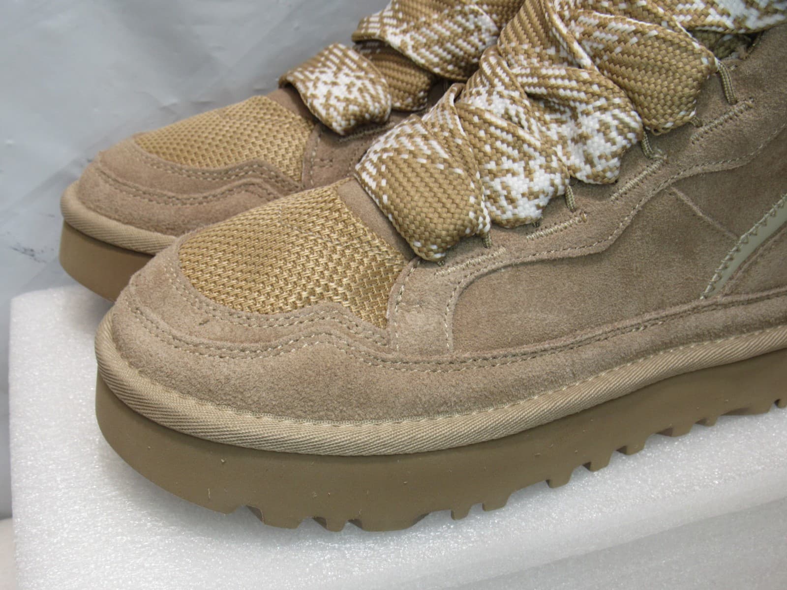 UGG HIGHMEL Chestnut Suede Shearling Lace Up Ankle Boot Women's Size 8 J36K - Thumbnail 4