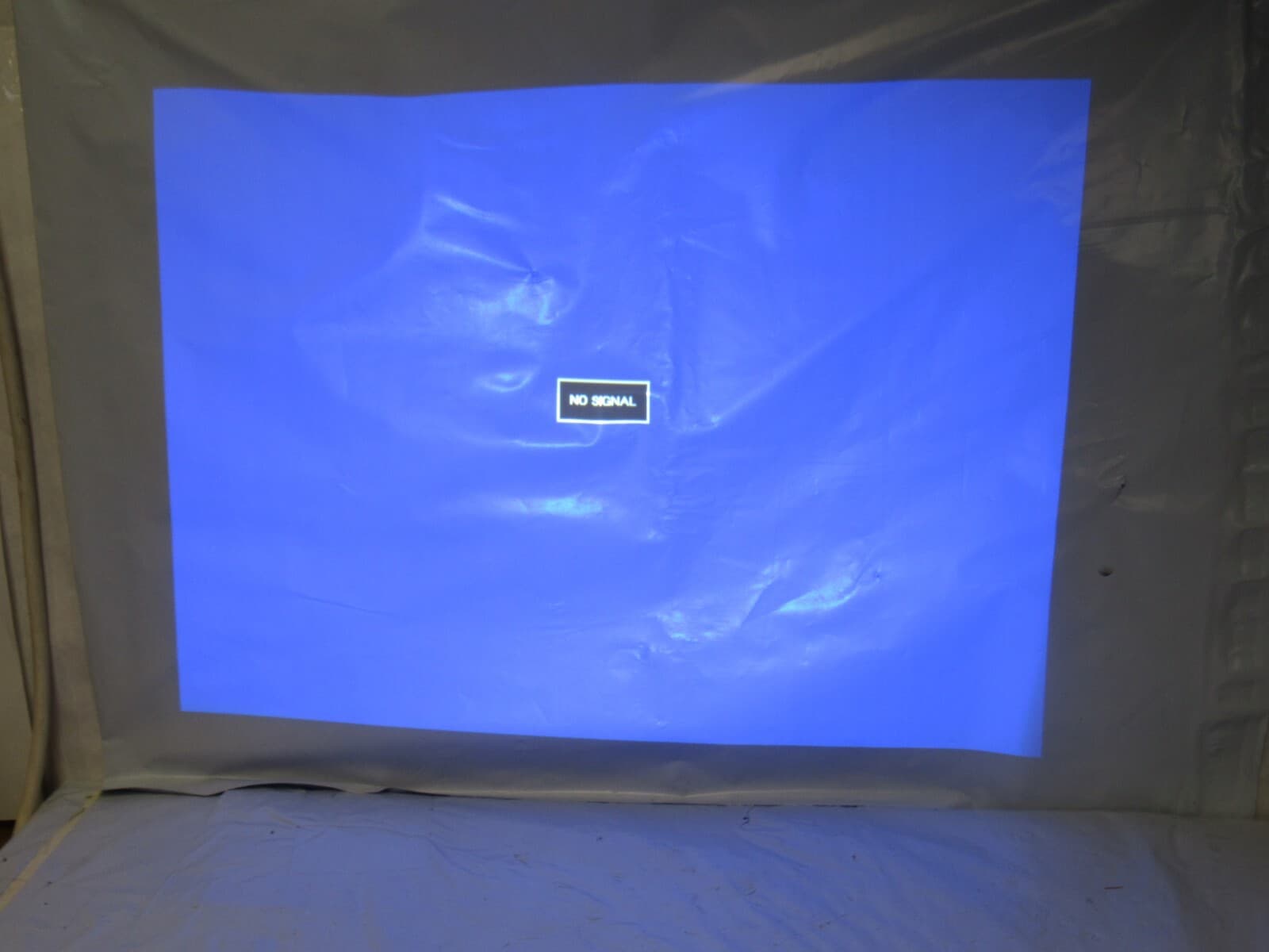 Mitsubishi Keystone 2500 Lumens DLP 1024x768 Projector (L30J) - Thumbnail 2