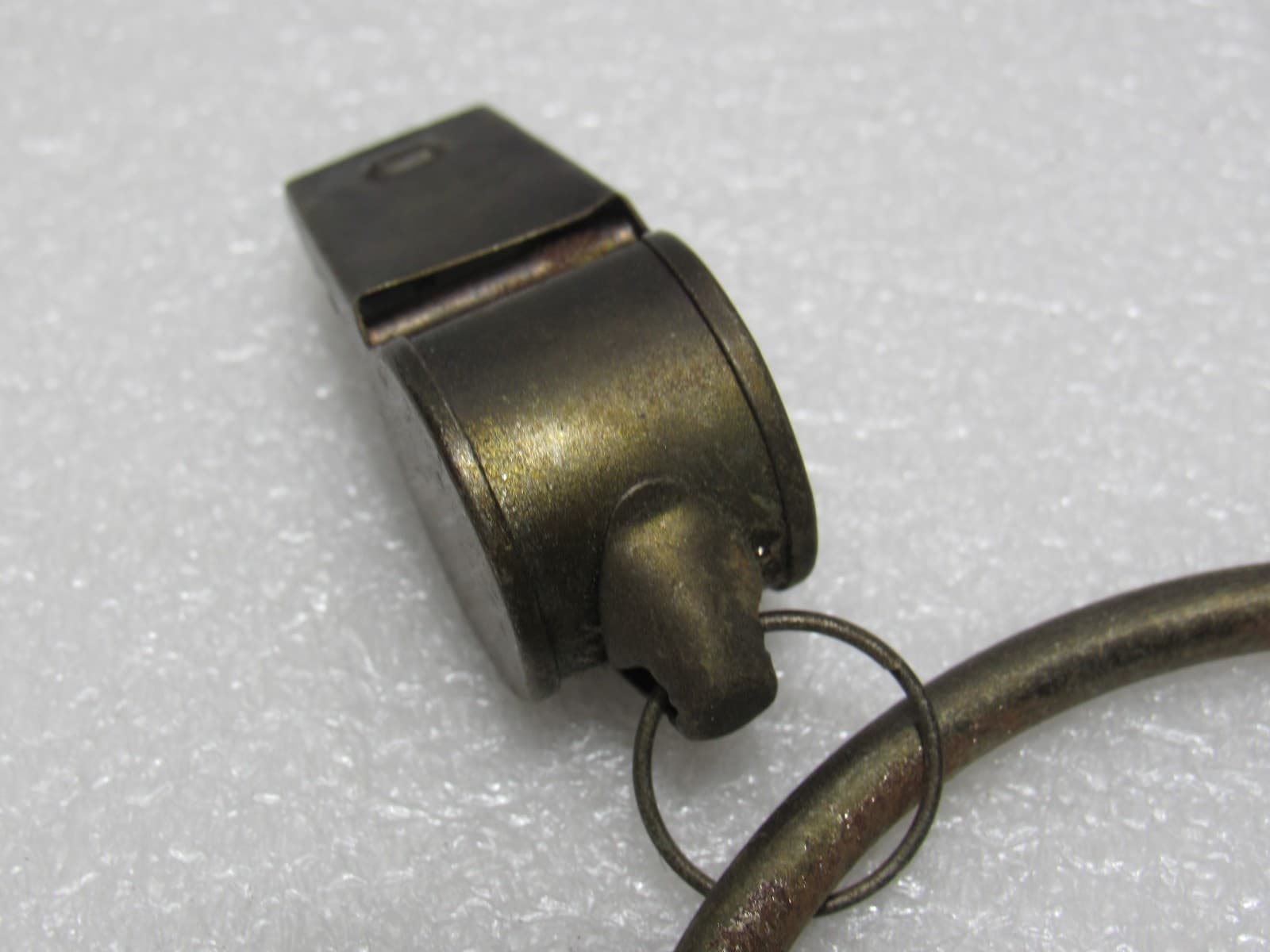Vintage Police Security Brass Whistle with Wrist Ring and Clip (V61JJ) - Thumbnail 3
