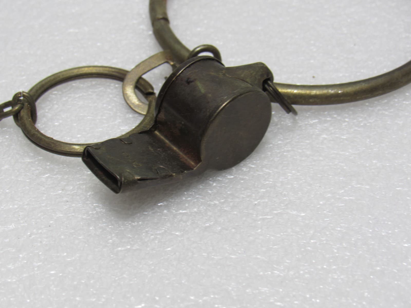 Vintage Police Security Brass Whistle with Wrist Ring and Clip (V61JJ) - Thumbnail 2