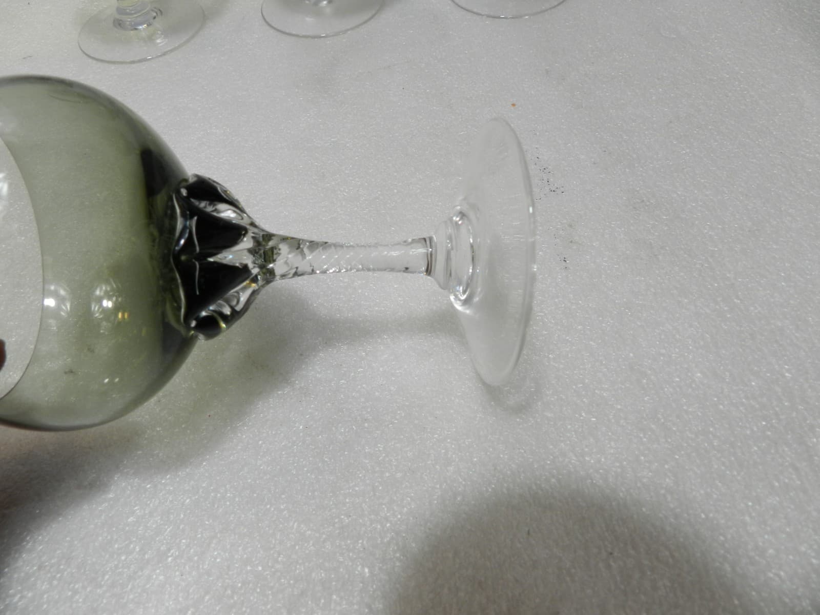 4 Sasaki Hawthorn Smoke Black/Gray Coronation Stim 4.5" Tall Wine Glasses B31K - Thumbnail 2